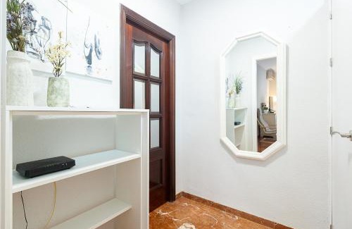 La Corza Apartment | Child-Friendly 4-Star New Folch Sevilla Apartment Awaits
