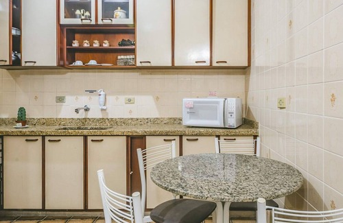 Vila Julia Apartment | Apartamento no Guarujá a 5 Min da Praia da Enseada