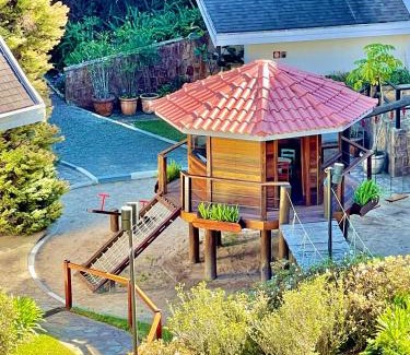 Vila Poran Apartment | Comfortable Stay at Quatre Saisons with Breakfast & Wi-Fi