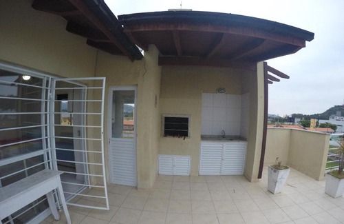 Canasvieiras Apartment | Pet-Friendly Getaway at Residencial Amazônia I - 10/10 Score