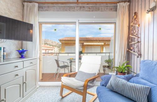 Els Griells Apartment | Pet-Friendly Oceanfront Stay at Apartamento Noenil