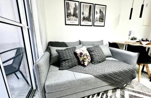 Barra Funda Apartment | Stylish Apartment with Balcony and Scenic City Views