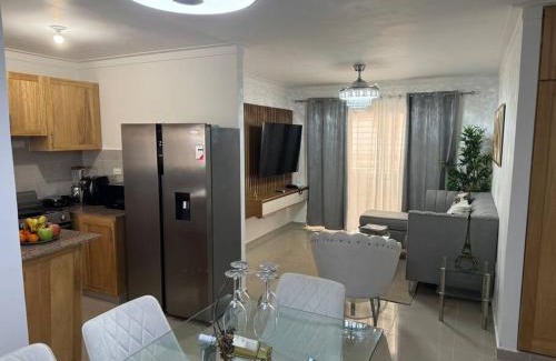 Santo Domingo Oeste Apartment | Modern Apartment with Wi-Fi, Gym, and Parking Available