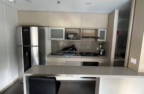 La Candelaria Apartment | New Apartment in Poblado with Spa and Pet-Friendly Access