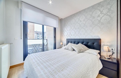 Huarte Apartment | Family-Friendly Stay at Apartamento Oihana by Clabao
