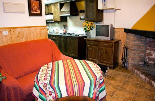 Castril Apartment | Pet-Friendly Apartment Orán 2: Family Retreat Awaits