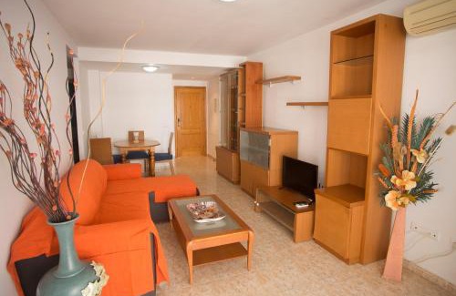 Oropesa del Mar Apartment | Relax at Apartamento Oroblanc: 4-Star with Pool Access