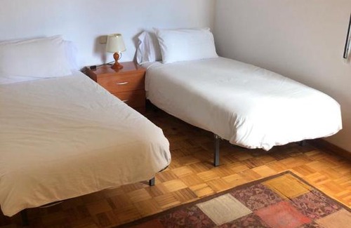 Padron Hostel | Pet-Friendly Apartment in Padrón's Vibrant Center