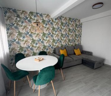 Vinaros Apartment | Inviting Palmeras en el Mar: Pet and Child Friendly Retreat