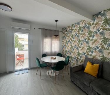 Vinaros Apartment | Inviting Palmeras en el Mar: Pet and Child Friendly Retreat
