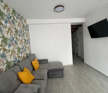 Vinaros Apartment | Inviting Palmeras en el Mar: Pet and Child Friendly Retreat