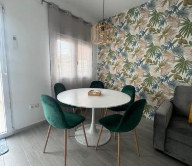 Vinaros Apartment | Inviting Palmeras en el Mar: Pet and Child Friendly Retreat