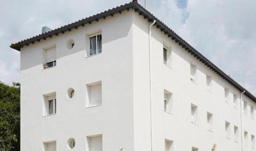 Chantrea Apartment | Family-Friendly Apartamento Pamplona with High Guest Ratings