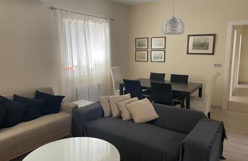 Beiro Apartment | Explore Granada: Family-Friendly Apartment for Your Stay