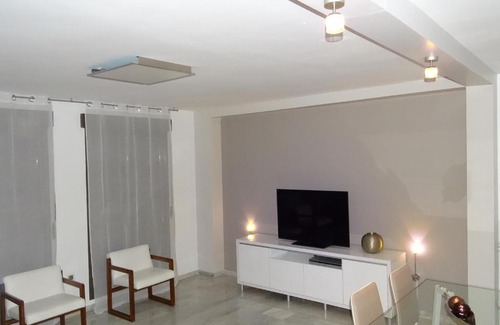 Cerrillo de Maracena Apartment | Tranquil Apartamento Parque Almunia with Pool & Hot Tub