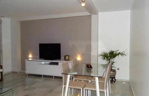 Cerrillo de Maracena Apartment | Tranquil Apartamento Parque Almunia with Pool & Hot Tub