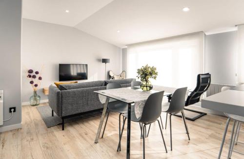 Malpica de Bergantinos Apartment | Oceanfront Family Retreat at APARTAMENTO PEDRADOURO