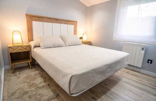 Malpica de Bergantinos Apartment | Oceanfront Family Retreat at APARTAMENTO PEDRADOURO