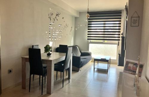 El Grao de Castellon Apartment | Oceanfront Escape at Apartamento Pinaplaya - 9.1/10 Rated