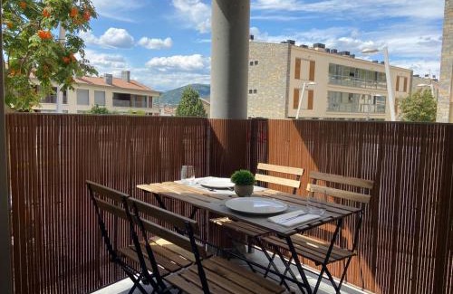 Latas Apartment | Discover Apartamento Pirineos with Pool & Pet-Friendly Amenities