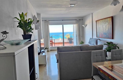 Garrucha Apartment | Oceanfront Getaway at Apartamento Playa del Faro - 4-Star Stay