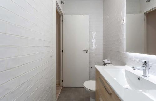 Guindalera Apartment | Elegant Apartment Near Plaza de Toros in Madrid