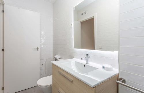 Guindalera Apartment | Elegant Apartment Near Plaza de Toros in Madrid