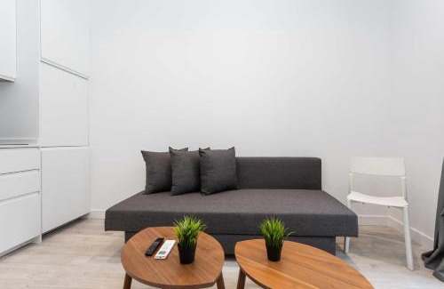 Guindalera Apartment | Elegant Apartment Near Plaza de Toros in Madrid
