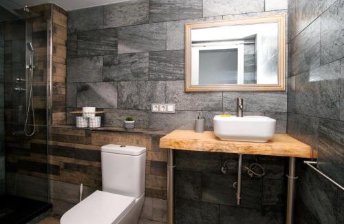 Distrito Noroeste Apartment | Modern Ponce de León Apartment Near Train Station