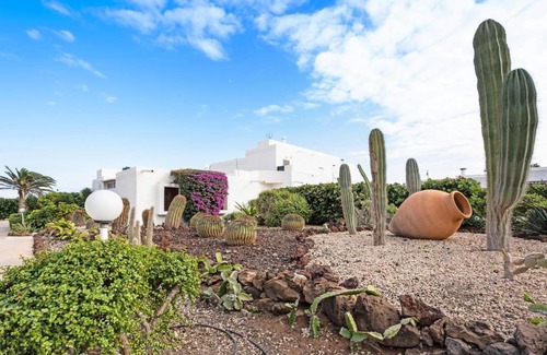 Arico Apartment | Oceanfront Apartment Poris: Guest Rated 8.9/10, Pet Friendly