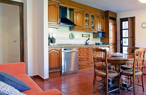 Albarracin Apartment | Stylish Apartment Portal del Agua: Pet-Friendly Retreat