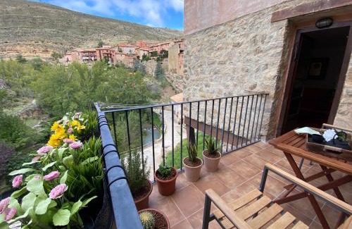 Albarracin Apartment | Stylish Apartment Portal del Agua: Pet-Friendly Retreat