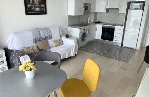 Raval Roig Apartment | Child-Friendly Apartment Postiguet - Budget Retreat Awaits