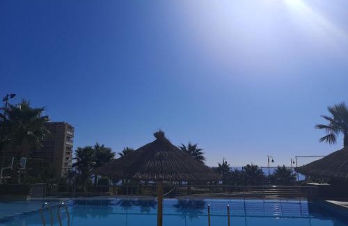 Els Arenals del Sol Apartment | Oceanfront Getaway at Apartamento Postman - 4-Star Escape