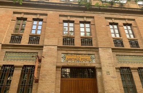 Cruz Roja-Capuchinos Apartment | Cozy 2-Bedroom Apartment with Pool Near City Center