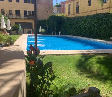 Cruz Roja-Capuchinos Apartment | Cozy 2-Bedroom Apartment with Pool Near City Center