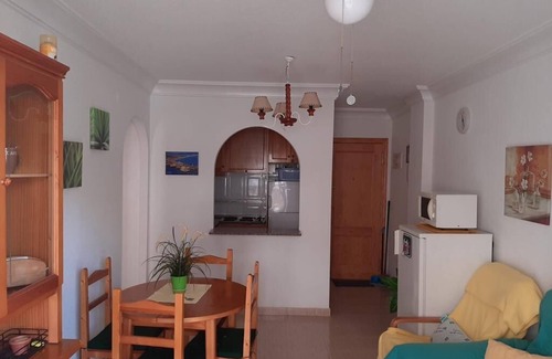 Playa Paraiso Apartment | Beachfront Apartment in Playa Honda with Pool & Kitchen