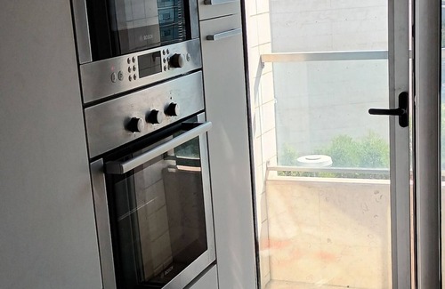 Parque das Nacoes Apartment | Cozy T1 Apartment in Lisboa - Pet Friendly & Breakfast Included