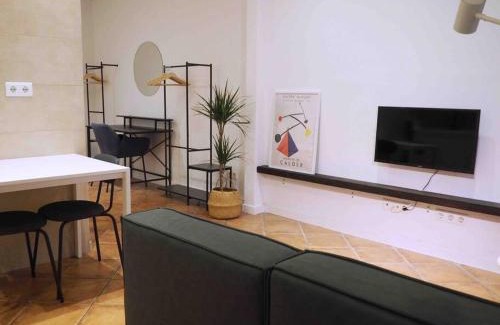 Bilbao la Vieja Apartment | Family-Friendly Stay at Apartamento Puerta del Camino 2