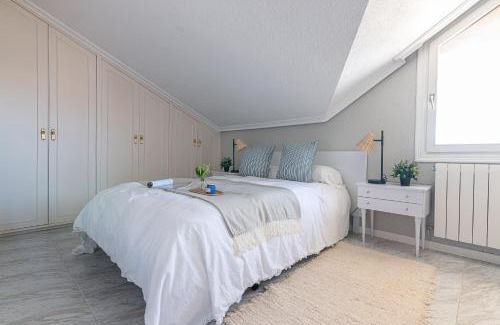 Mogro Apartment | Oceanfront Retreat at Apartamento Ría de Mogro - 9/10 Rating