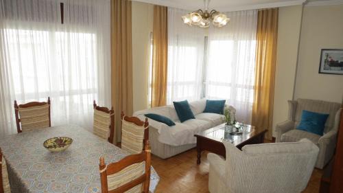 Marin Apartment | Central Piso in Ría de Pontevedra with Oceanfront Views