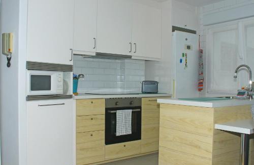 Aviles Apartment | Comfortable Stay at Apartamento R Y C - Family Friendly!