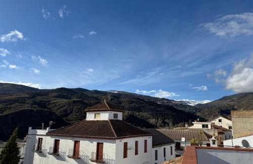 Cadiar Apartment | Pet-Friendly Escape at Apartamento Real 17, Cádiar - Rated 9.9