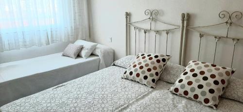 Sevilla Este Apartment | Family-Friendly Apartment in Sevilla with Pool & High Ratings