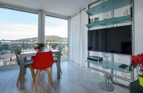 Castelldefels Apartment | Pet-Friendly Apartment Reisol: 4-Star Comfort & Pool Access
