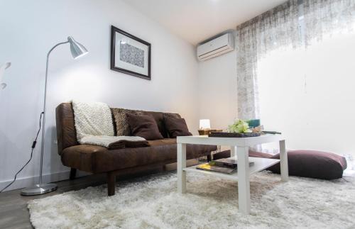 Camino de Ronda Apartment | Comfortable Apartment in the Heart of Granada for Families
