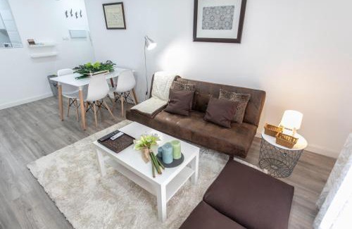 Camino de Ronda Apartment | Comfortable Apartment in the Heart of Granada for Families