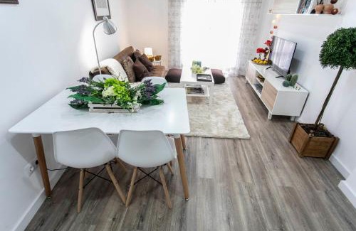 Camino de Ronda Apartment | Comfortable Apartment in the Heart of Granada for Families