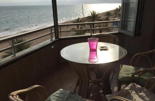 Calafell Apartment | Oceanfront Comfort at Apartamento Rosendo - 4 Star Rated