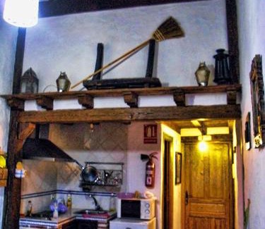 Mogarraz Apartment | Pet-Friendly Retreat at Apartamento Rural El Pino